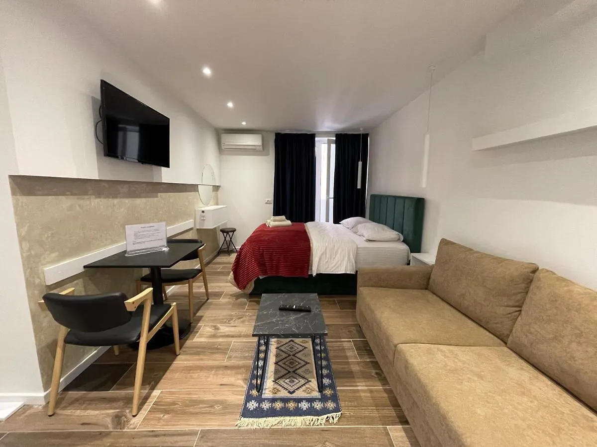 Le Petit Central Apartments Tirana