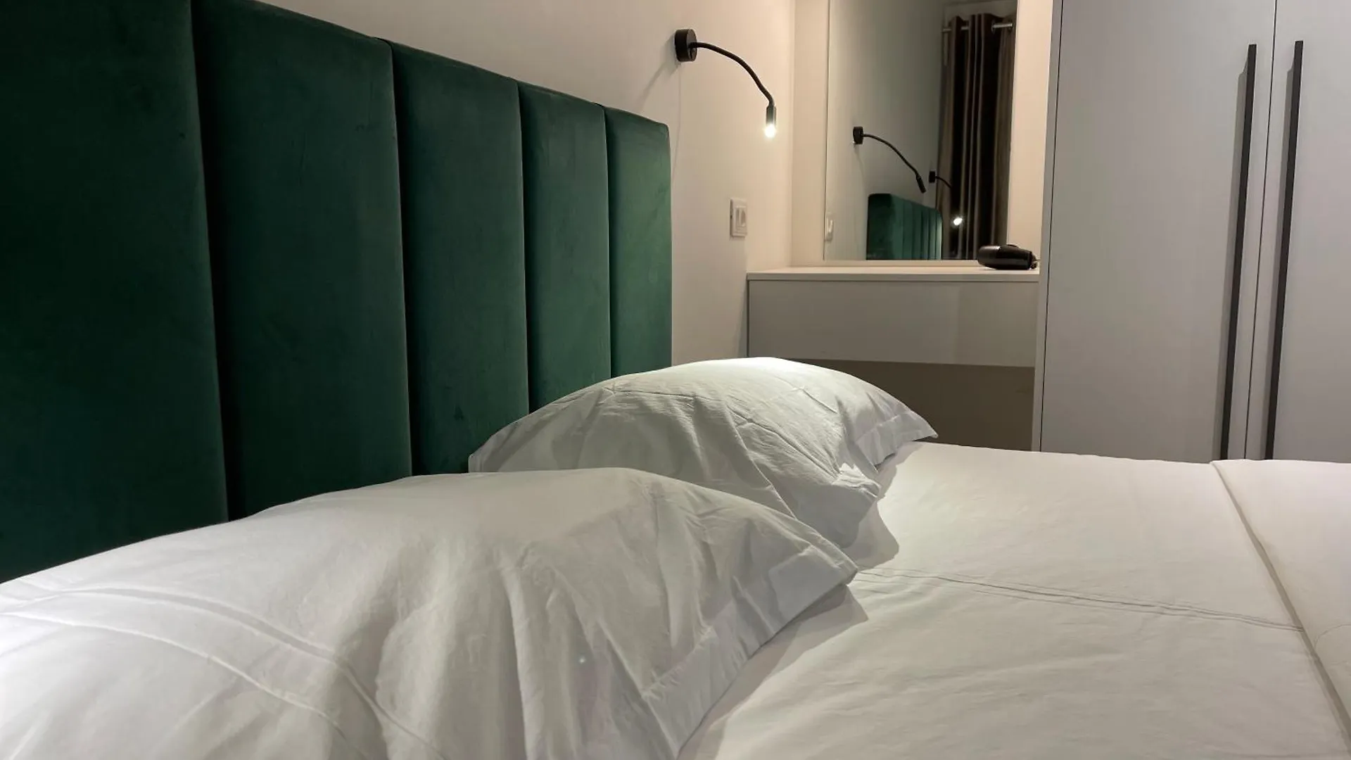 Le Petit Central Apartments Tirana